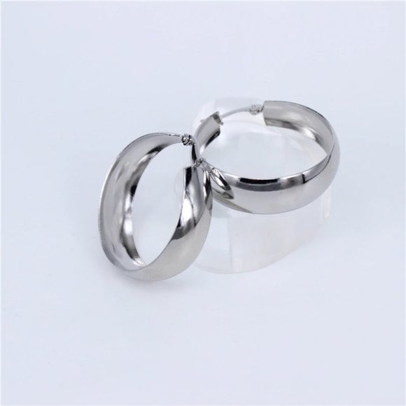 New 18K White Gold 1.5'' Round Chunky Hoop Earrings - Picture 2 of 4